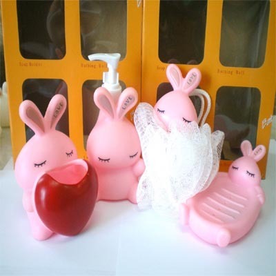 Love愛心兔浴室四件套 時尚衛浴與動漫文化的完美融合